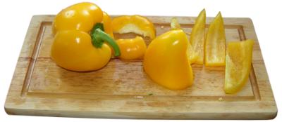 papryka s�odka, papryka ��ta, �wie�a papryka, bambusowa deska do krojenia