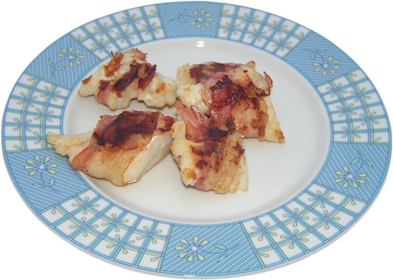 dorsz w boczku grillowany na grillu elektrycznym, filet z dorsza atlantyckiego grillowany w boczku